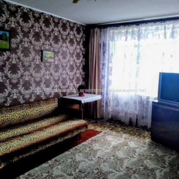 Продам квартиру, Тракторостроителей просп. , 1  ком., 32.60 м², косметический ремонт 