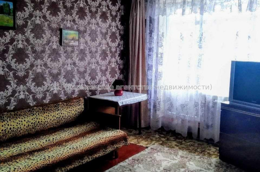 Продам квартиру, Тракторостроителей просп. , 1 кім., 32.60 м², косметический ремонт 