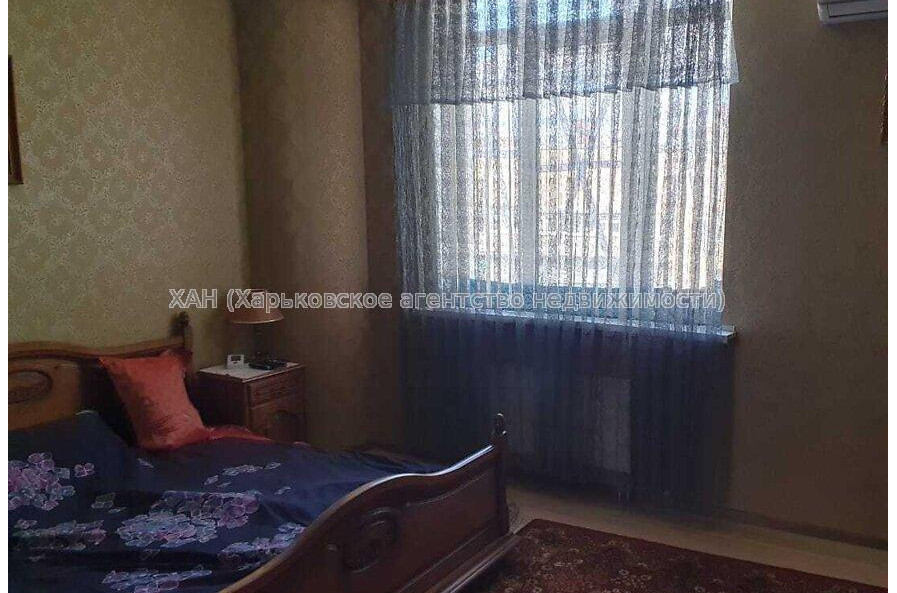 Продам квартиру, Петра Болбочана ул. , 2  ком., 83 м², капитальный ремонт 
