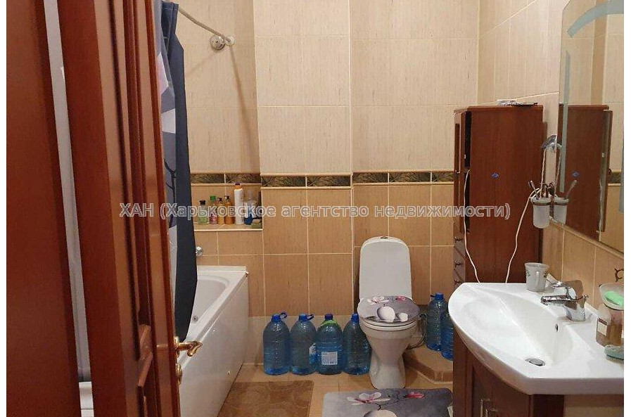 Продам квартиру, Петра Болбочана ул. , 2  ком., 83 м², капитальный ремонт 