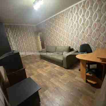 Сдам квартиру, Юбилейный просп. , 1  ком., 35 м², капитальный ремонт 