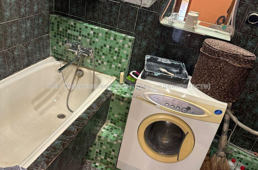 Продам квартиру, Светлая ул. , 3 кім., 61.20 м², косметический ремонт 