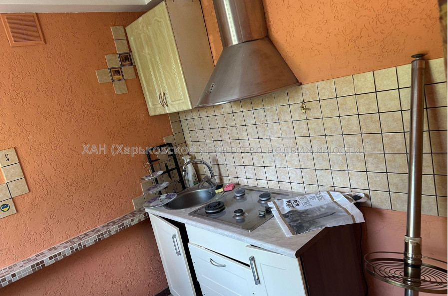 Продам квартиру, Светлая ул. , 3 кім., 61.20 м², косметический ремонт 