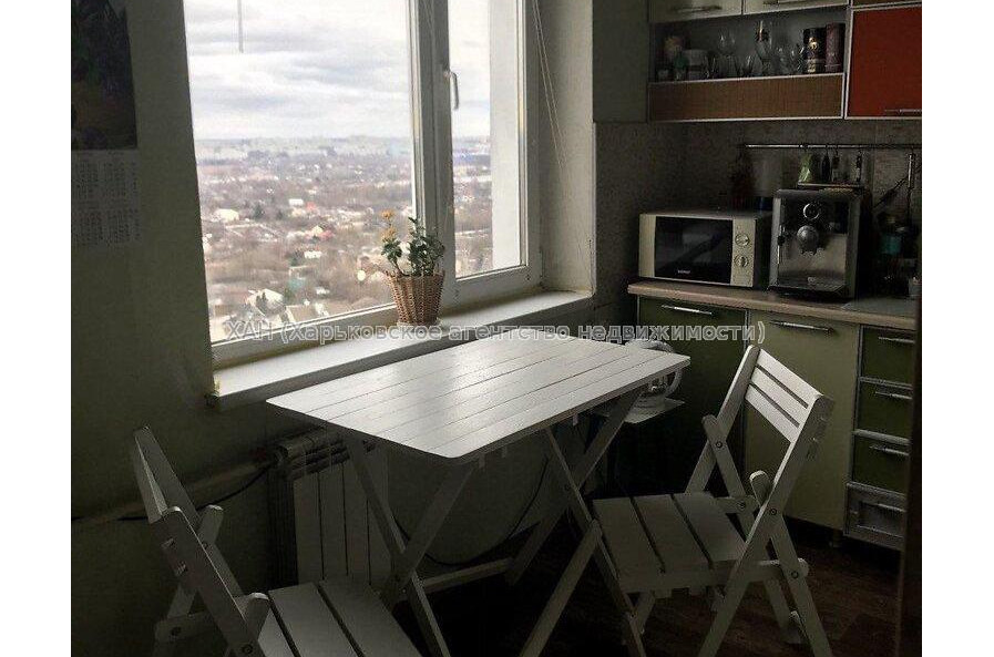 Продам квартиру, Жуковского просп. , 1 кім., 31.10 м², капитальный ремонт 
