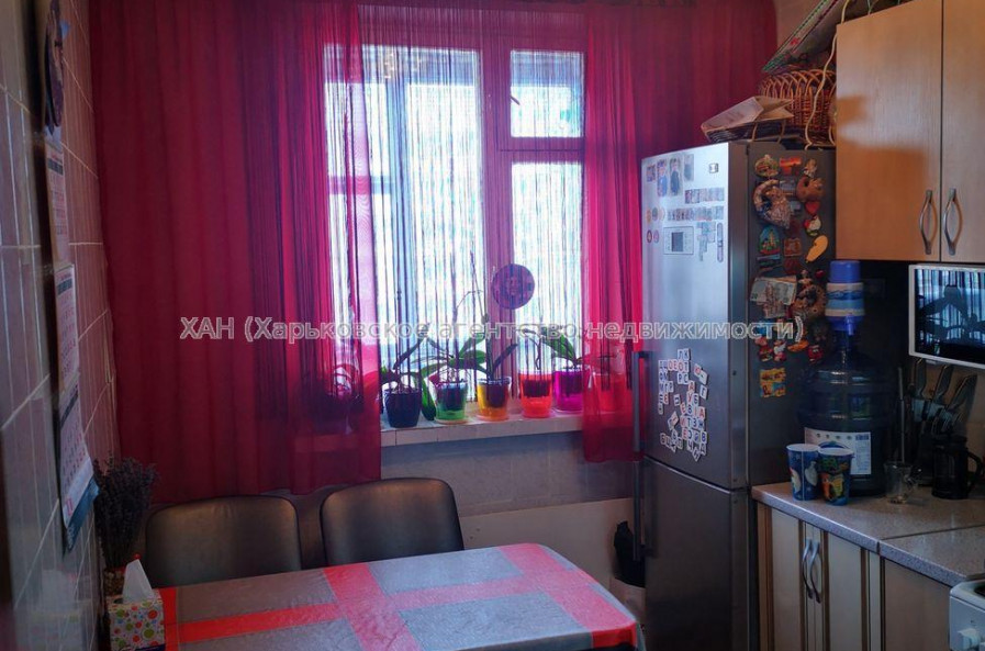 Продам квартиру, 92-й бригады ул. , 1  ком., 38 м², капитальный ремонт 