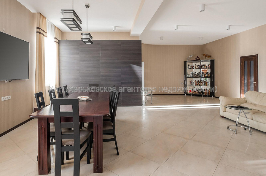 Продам будинок, Алексеевская ул. , 420 м², 15 соток, капитальный ремонт 