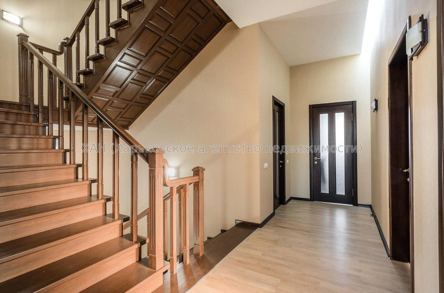 Продам будинок, Алексеевская ул. , 420 м², 15 соток, капитальный ремонт 