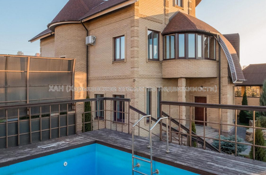 Продам будинок, Алексеевская ул. , 420 м², 15 соток, капитальный ремонт 