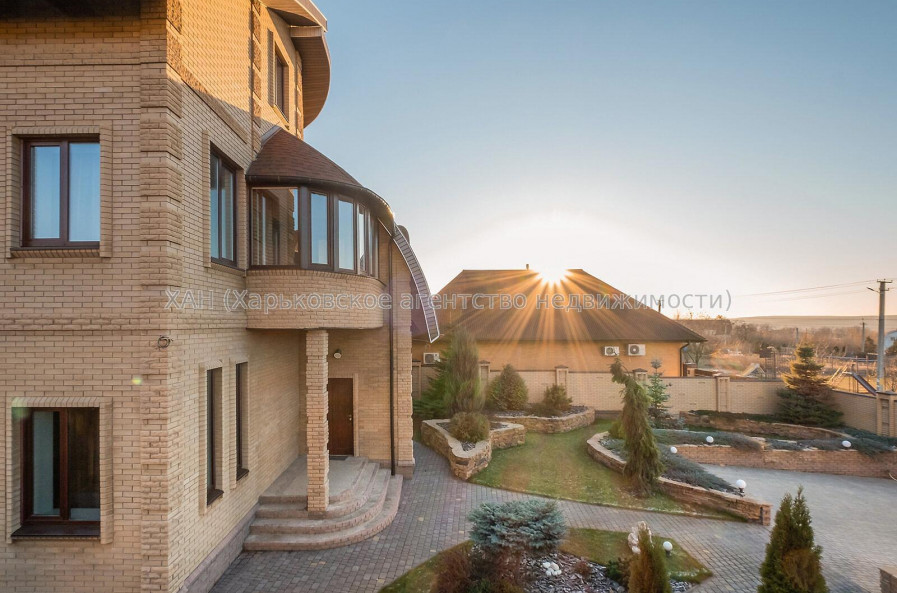 Продам будинок, Алексеевская ул. , 420 м², 15 соток, капитальный ремонт 