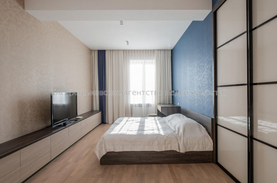 Продам будинок, Алексеевская ул. , 420 м², 15 соток, капитальный ремонт 