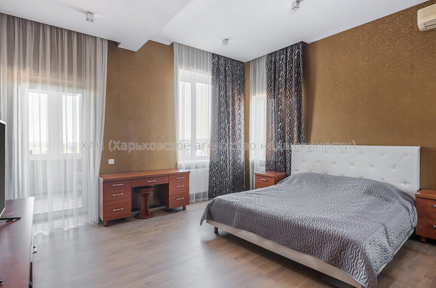 Продам будинок, Алексеевская ул. , 420 м², 15 соток, капитальный ремонт 