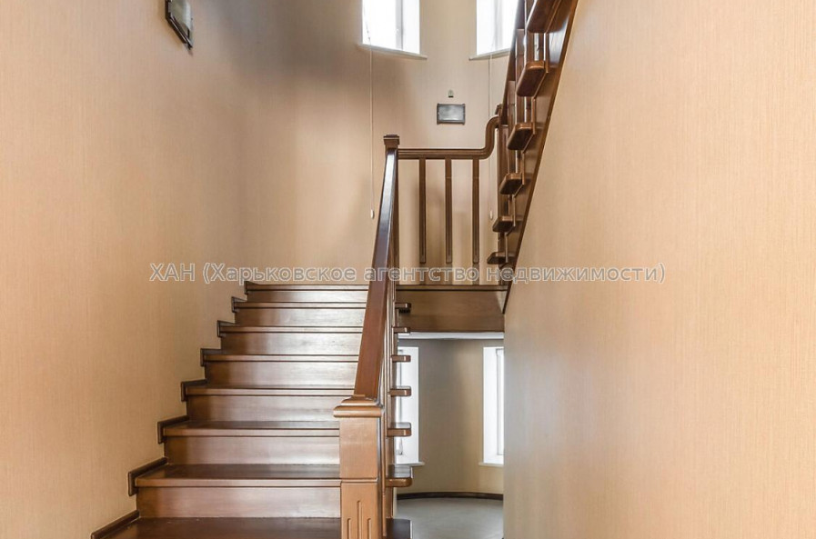 Продам будинок, Алексеевская ул. , 420 м², 15 соток, капитальный ремонт 