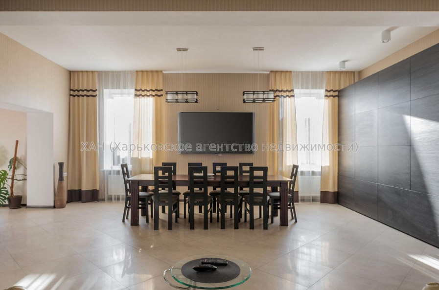 Продам будинок, Алексеевская ул. , 420 м², 15 соток, капитальный ремонт 