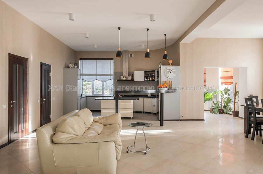 Продам будинок, Алексеевская ул. , 420 м², 15 соток, капитальный ремонт 
