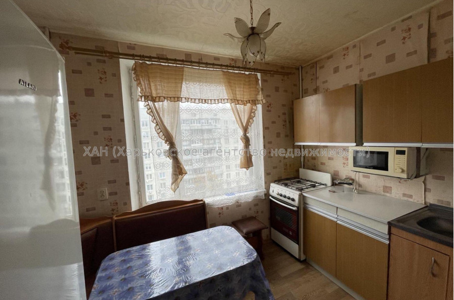 Продам квартиру, Сергея Тимошенко ул. , 1 кім., 26 м², косметический ремонт 