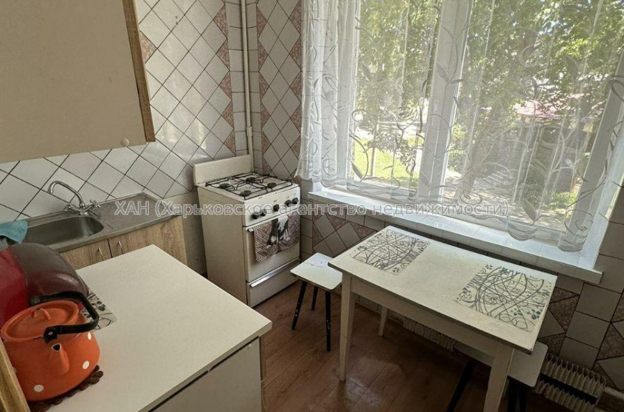 Продам квартиру, Непокоренных ул. , 2 кім., 47 м², косметический ремонт 