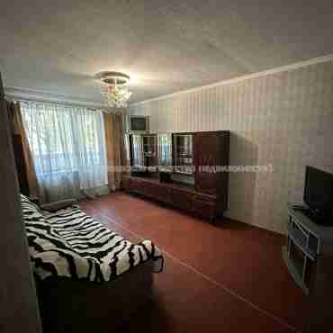 Продам квартиру, Непокоренных ул. , 2 кім., 47 м², косметический ремонт 