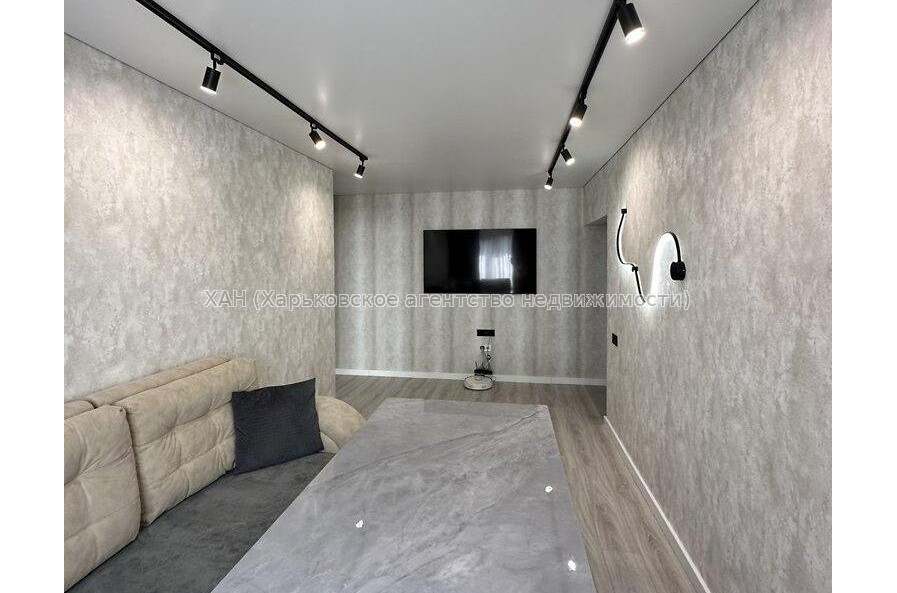 Продам квартиру, Аэрокосмический пр. , 3 кім., 67.90 м², евроремонт 