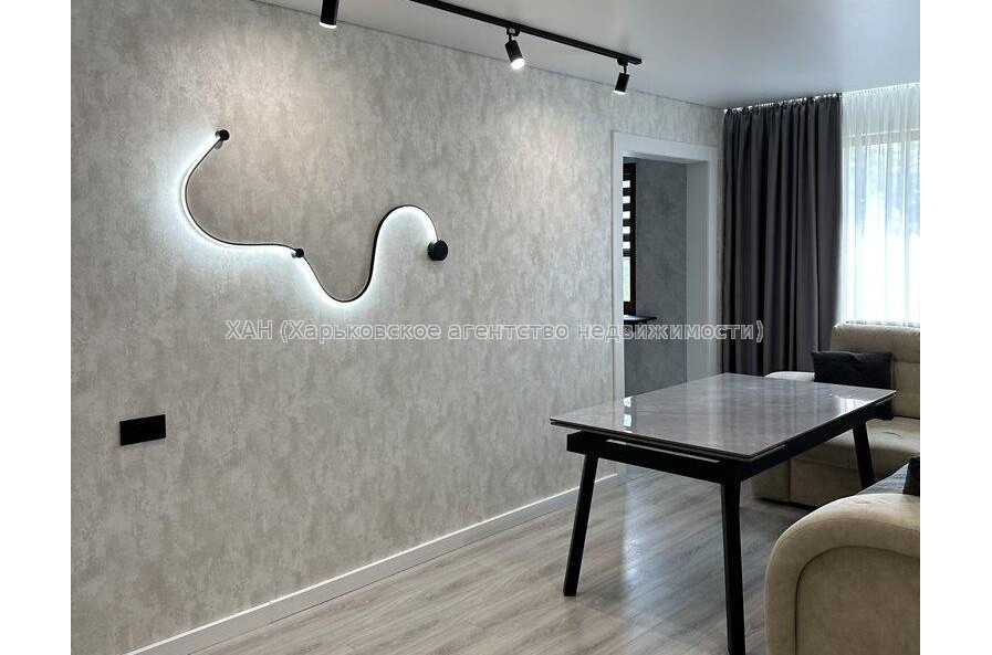 Продам квартиру, Аэрокосмический пр. , 3 кім., 67.90 м², евроремонт 