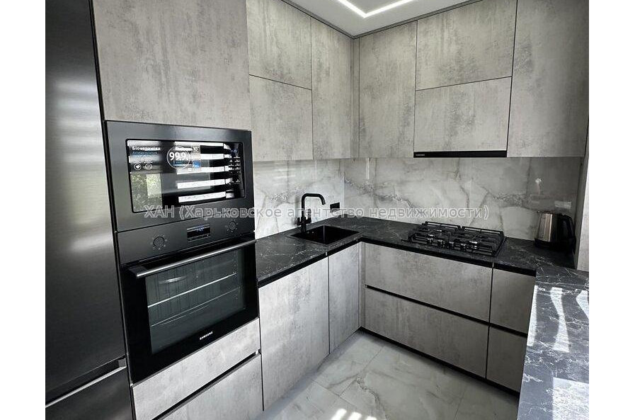 Продам квартиру, Аэрокосмический пр. , 3 кім., 67.90 м², евроремонт 