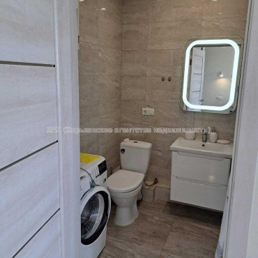 Продам квартиру, Шевченковский пер. , 1 кім., 33 м², евроремонт 