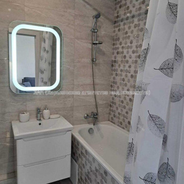 Продам квартиру, Шевченковский пер. , 1 кім., 33 м², евроремонт 