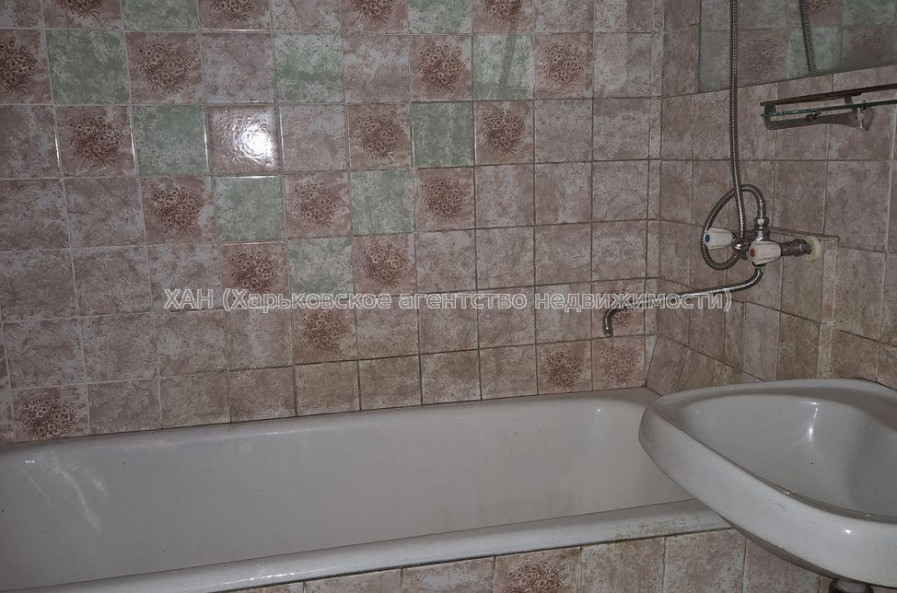 Продам квартиру, Соборности Украины ул. , 1 кім., 39 м², косметический ремонт 