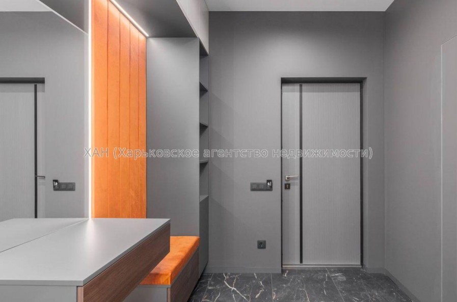 Продам квартиру, Молочная ул. , 3 кім., 85 м², авторский дизайн 