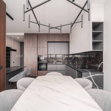 Продам квартиру, Молочная ул. , 3 кім., 85 м², авторский дизайн 