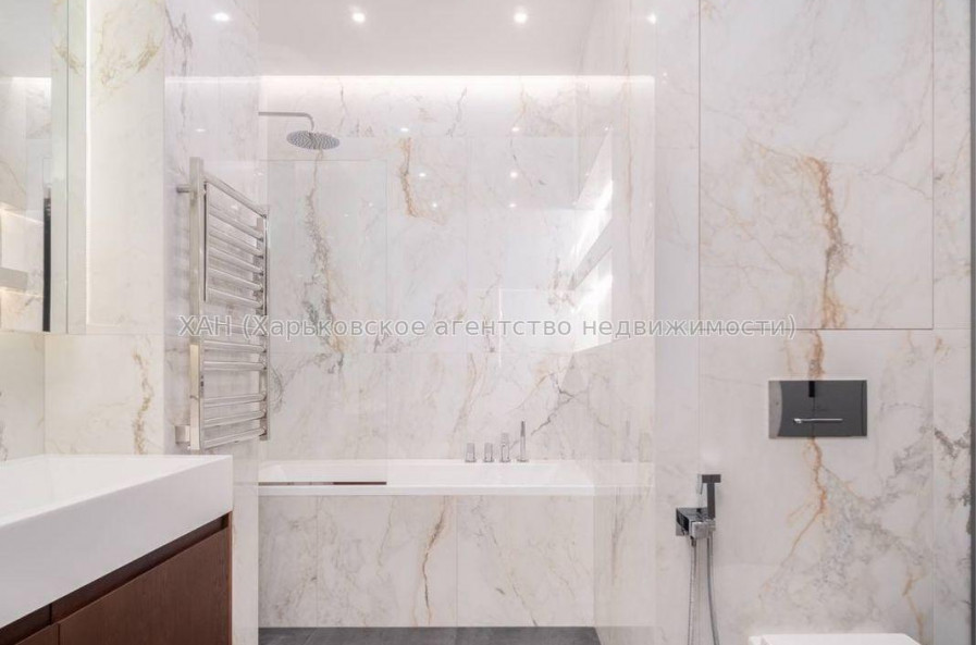 Продам квартиру, Молочная ул. , 3 кім., 85 м², авторский дизайн 