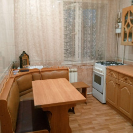 Продам квартиру, Ново-Баварский просп. , 1  ком., 36.50 м², авторский дизайн