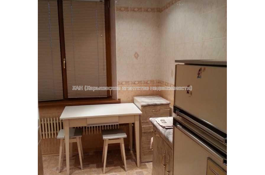 Продам квартиру, Дмитрия Коцюбайло ул. , 3  ком., 65 м², косметический ремонт 