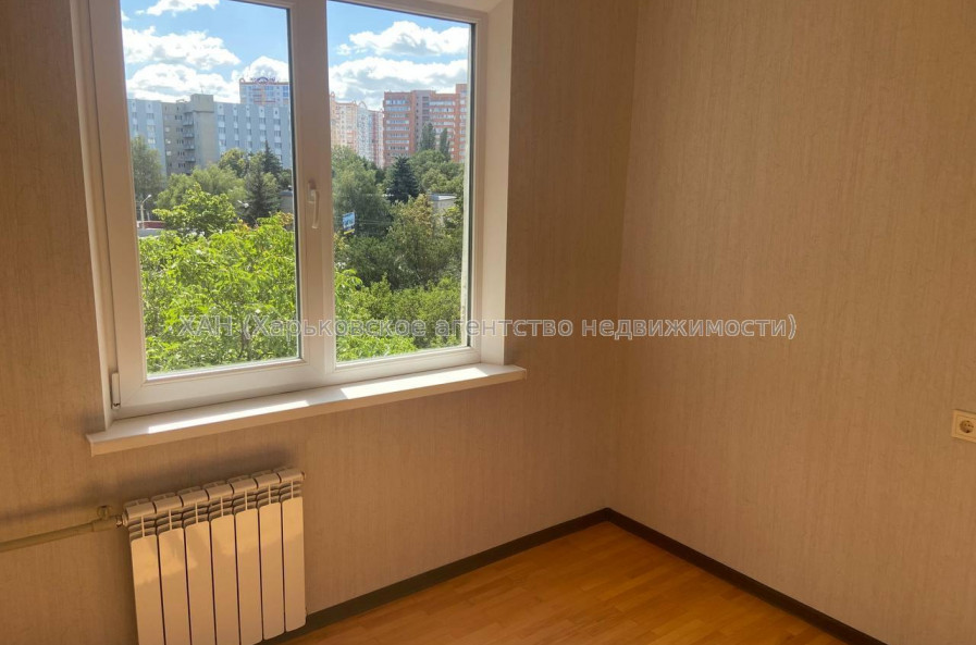 Продам квартиру, Ахсарова Энвера ул. , 4  ком., 69.60 м², капитальный ремонт 