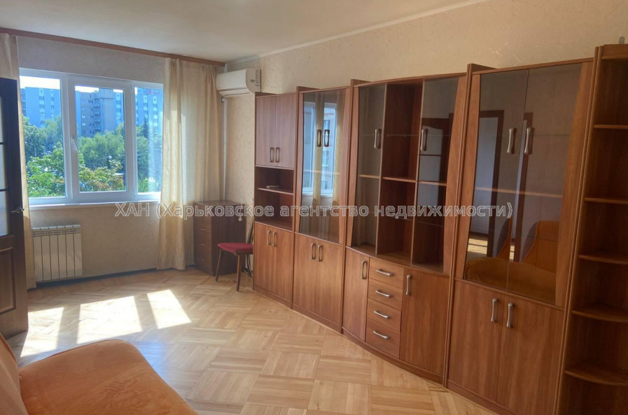 Продам квартиру, Ахсарова Энвера ул. , 4  ком., 69.60 м², капитальный ремонт 