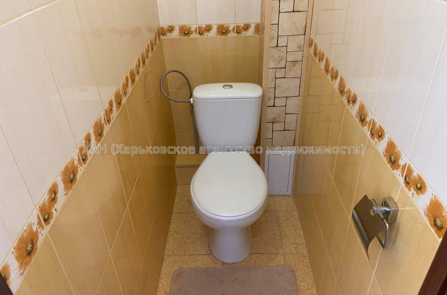 Продам квартиру, Ахсарова Энвера ул. , 4  ком., 69.60 м², капитальный ремонт 