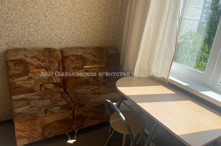 Продам квартиру, Ахсарова Энвера ул. , 4  ком., 69.60 м², капитальный ремонт 