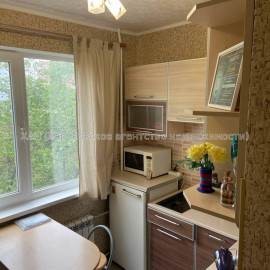 Продам квартиру, Ахсарова Энвера ул. , 4  ком., 69.60 м², капитальный ремонт