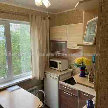 Продам квартиру, Ахсарова Энвера ул. , 4  ком., 69.60 м², капитальный ремонт 
