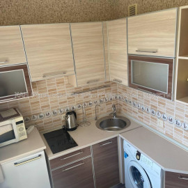 Продам квартиру, Ахсарова Энвера ул. , 4 кім., 69.60 м², капитальный ремонт