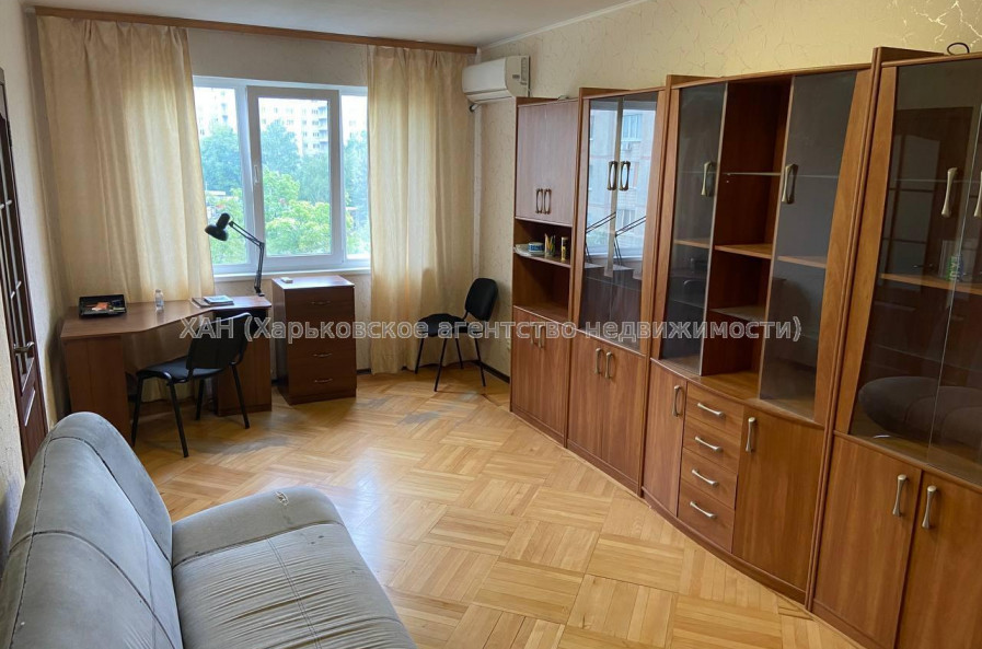 Продам квартиру, Ахсарова Энвера ул. , 4  ком., 69.60 м², капитальный ремонт 
