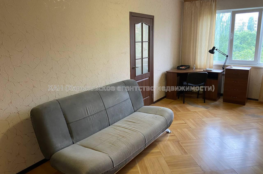 Продам квартиру, Ахсарова Энвера ул. , 4  ком., 69.60 м², капитальный ремонт 