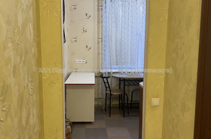 Сдам квартиру, Непокоренных ул. , 1  ком., 34 м², капитальный ремонт 
