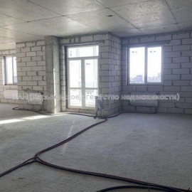 Продам квартиру, Динамовская ул. , 3  ком., 103.30 м², без отделочных работ
