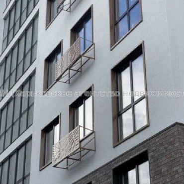 Продам квартиру, Динамовская ул. , 3 кім., 103.30 м², без отделочных работ 