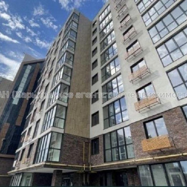 Продам квартиру, Динамовская ул. , 3 кім., 103.30 м², без отделочных работ 