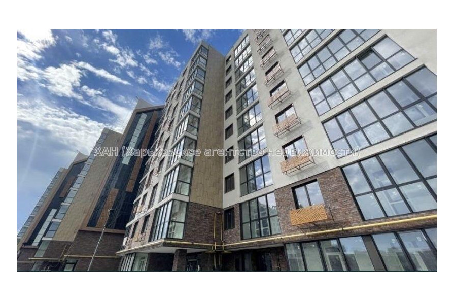 Продам квартиру, Динамовская ул. , 3  ком., 103.30 м², без отделочных работ 