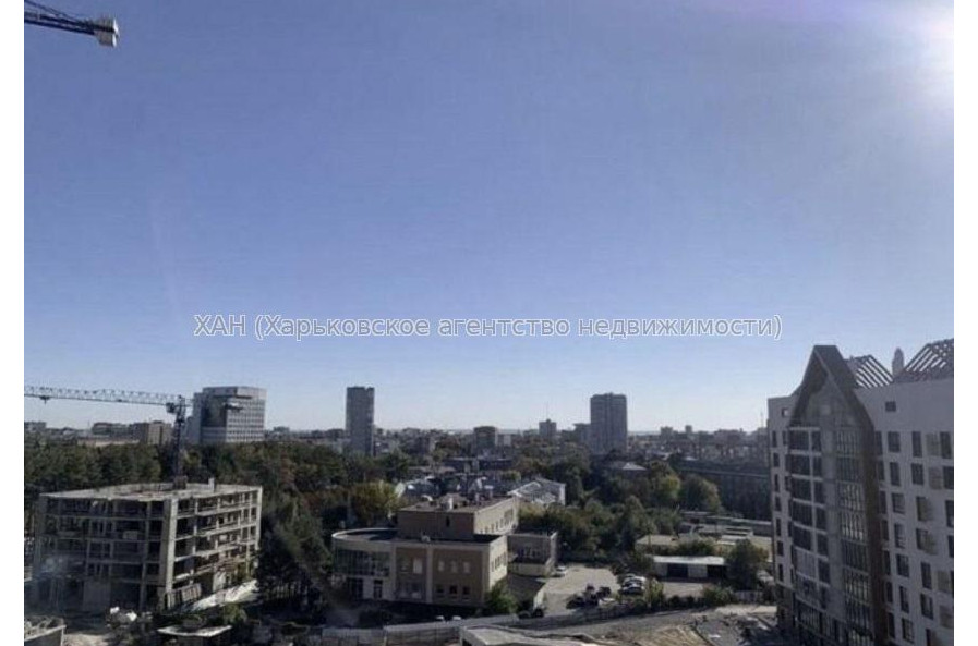 Продам квартиру, Динамовская ул. , 3 кім., 103.30 м², без отделочных работ 