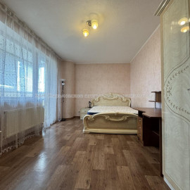Продам квартиру, 2 кім., 75 м², косметический ремонт
