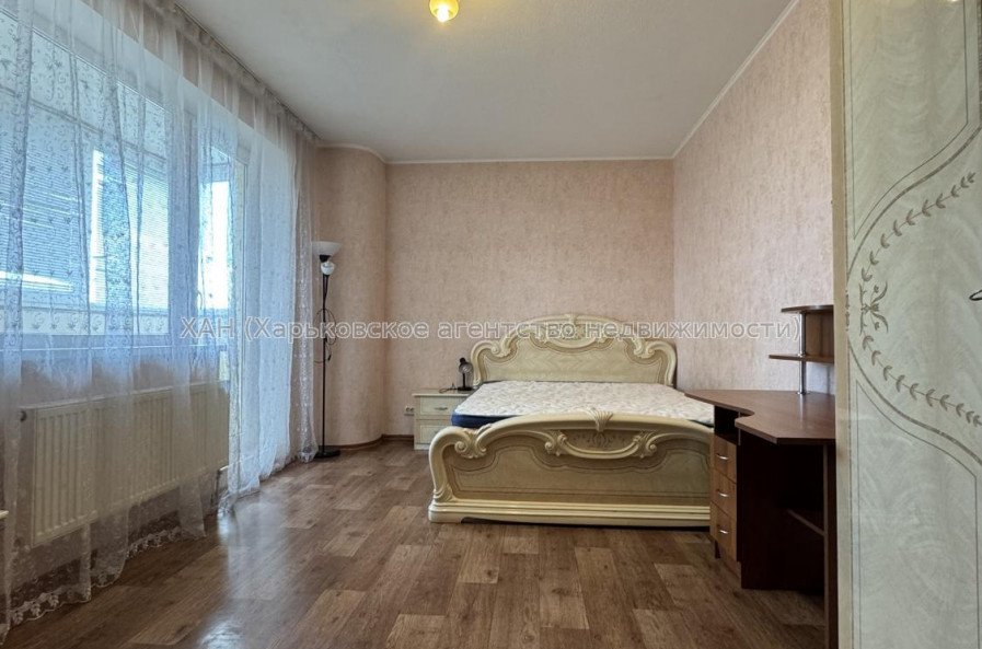 Продам квартиру, 2 кім., 75 м², косметический ремонт 