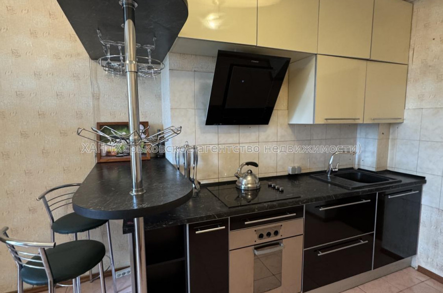 Продам квартиру, 2 кім., 75 м², косметический ремонт 